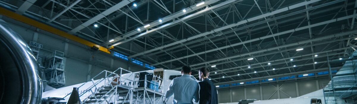 Eleve sus proyectos de aviación con las soluciones de ingeniería de STS